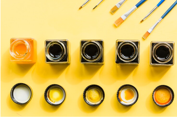 Shine That Lasts: Why Nail Artists Love This Gel Top Coat